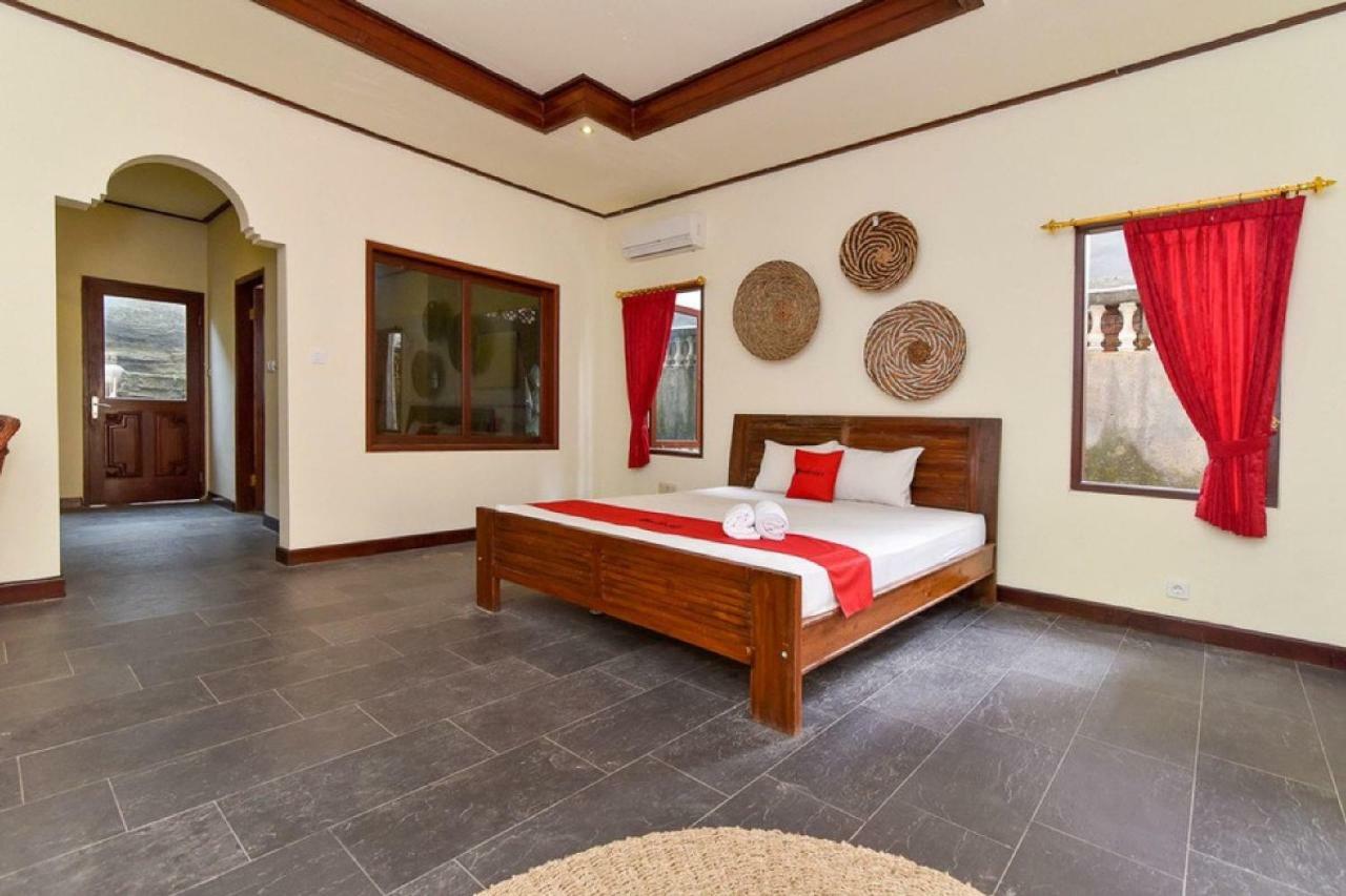 Reddoorz Plus Near Seminyak Square Dempassar Exterior foto