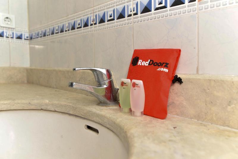 Reddoorz Plus Near Seminyak Square Dempassar Exterior foto